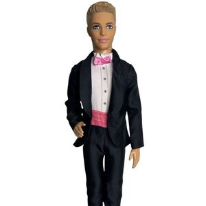 Barbie Fashionistas Ken Groom Doll Blonde Molded Hair Outfit